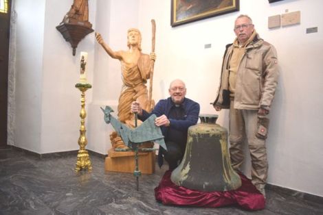 Hahn und Glocke (c) Bernd Schaffrath